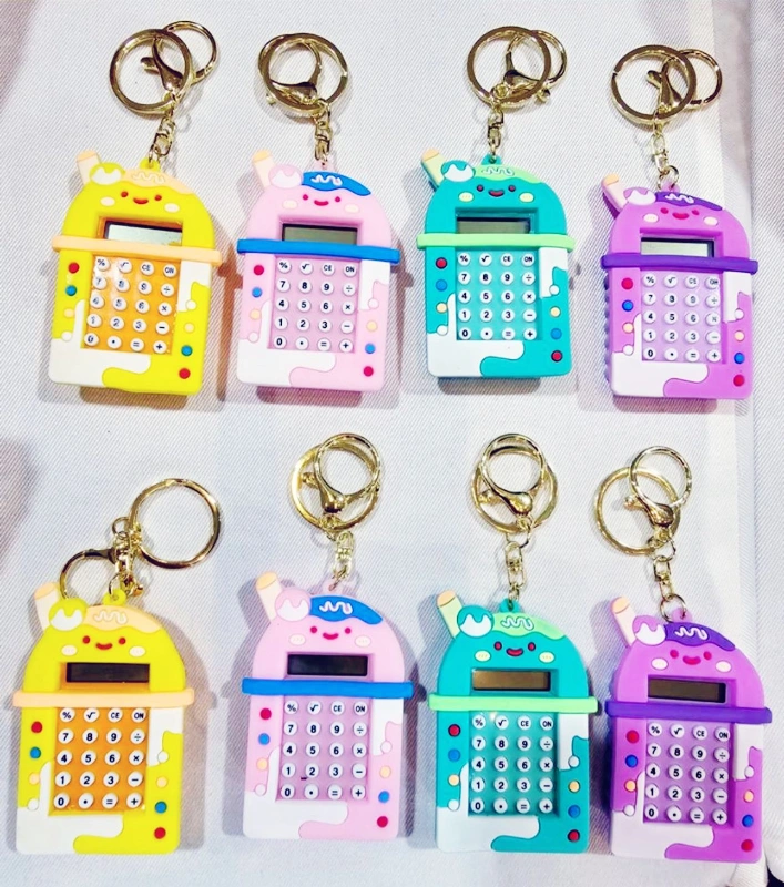 Adet:  65 ₺  / Hesap Makineli Silikon Lüks Anahtarlık/ 12li Paket