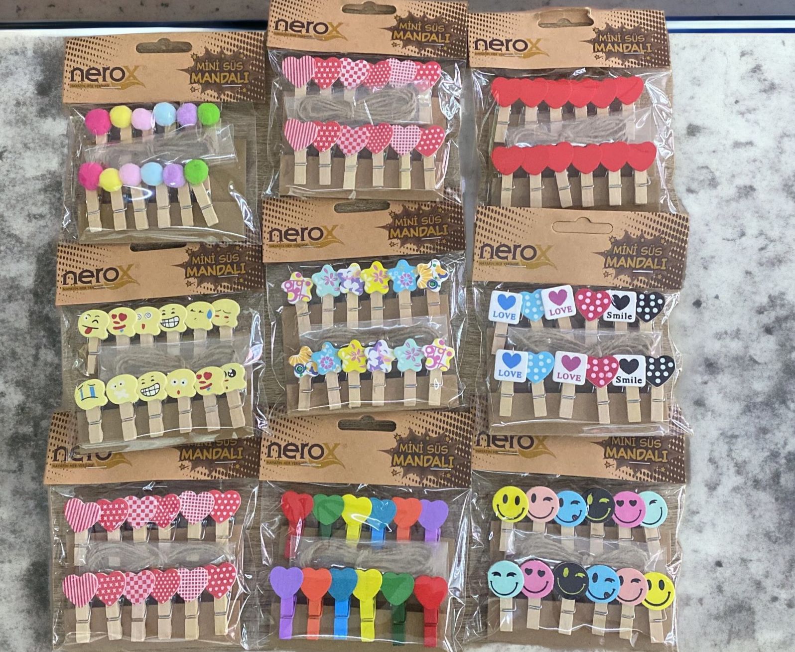 ŞEKİLLİ SÜSLÜ AHŞAP MANDALLAR ( KARIŞIK 48Lİ PAKET)